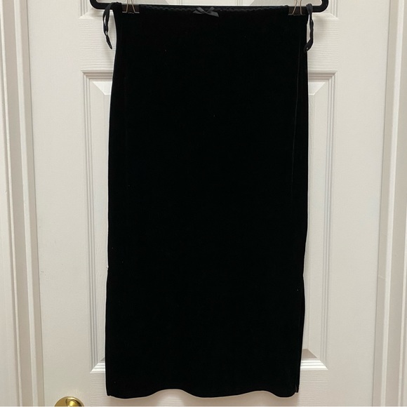 Street Flower Velour Black Midi Skirt with Side Slits Lace Trim and Bow - Picture 1 of 6